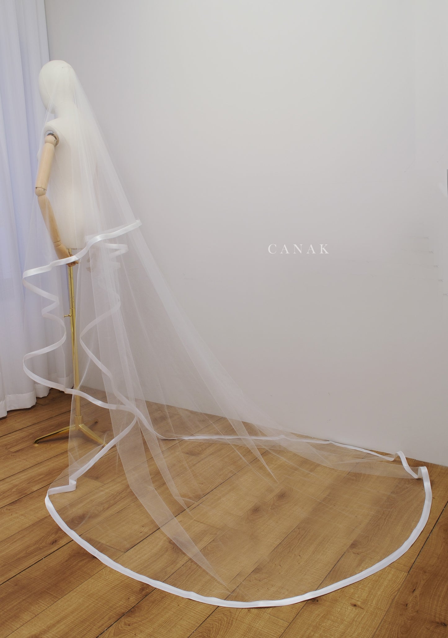 20mm Minimal Satin Trim Veil