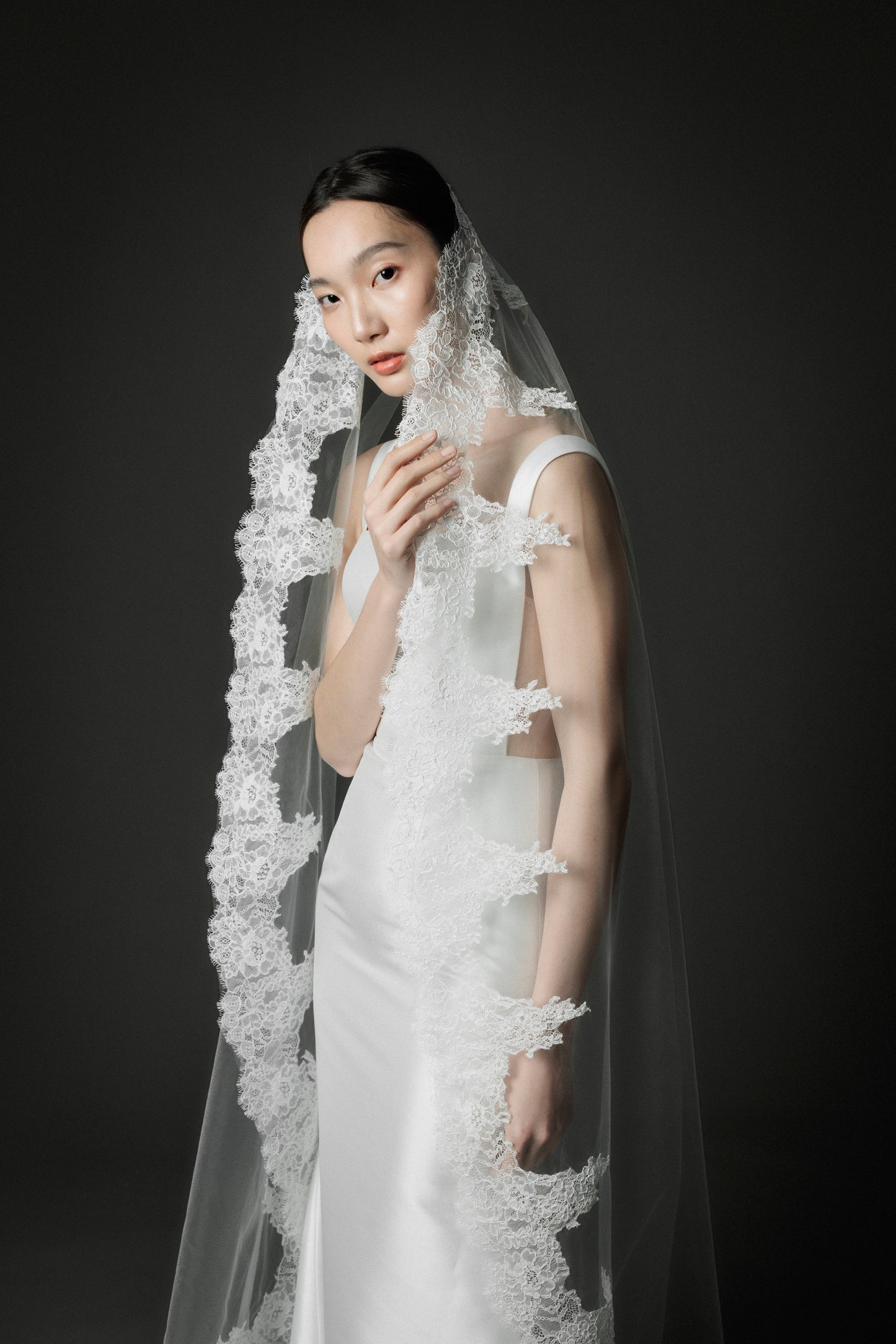 Elizabeth Scallop Lace Veil