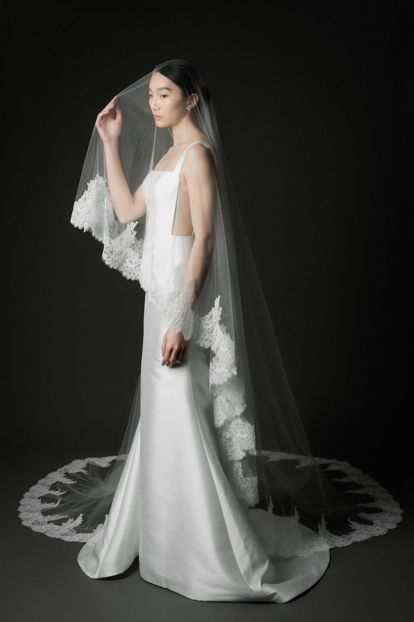 Elizabeth Scallop Lace Veil