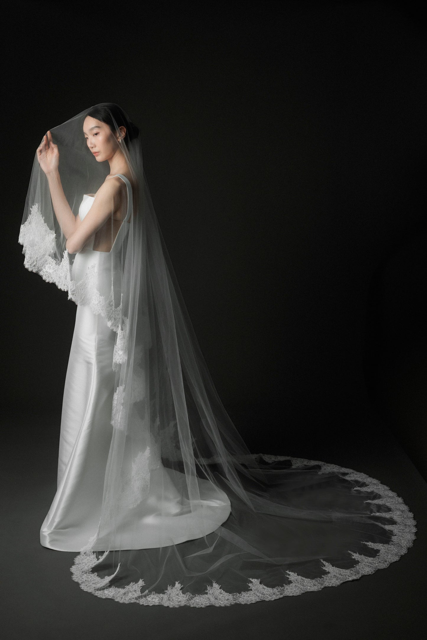 Elizabeth Scallop Lace Veil
