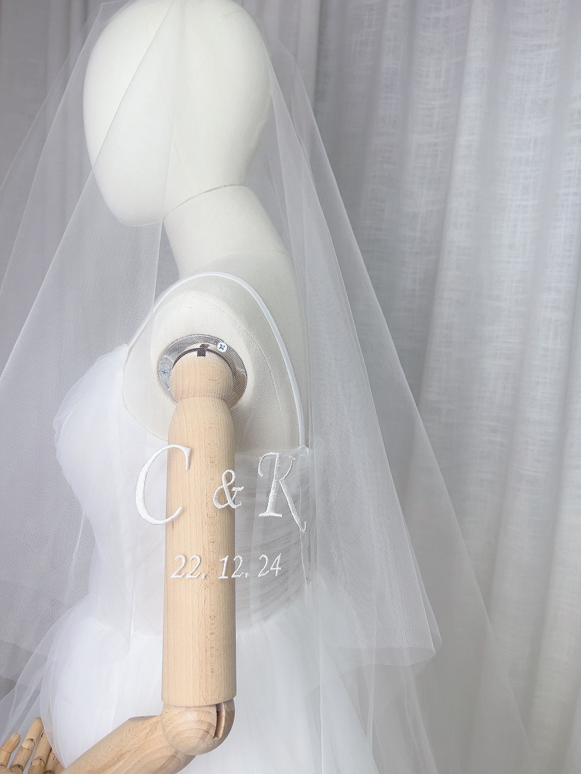 CUSTOM VEIL EMBROIDERY (not including the veil)