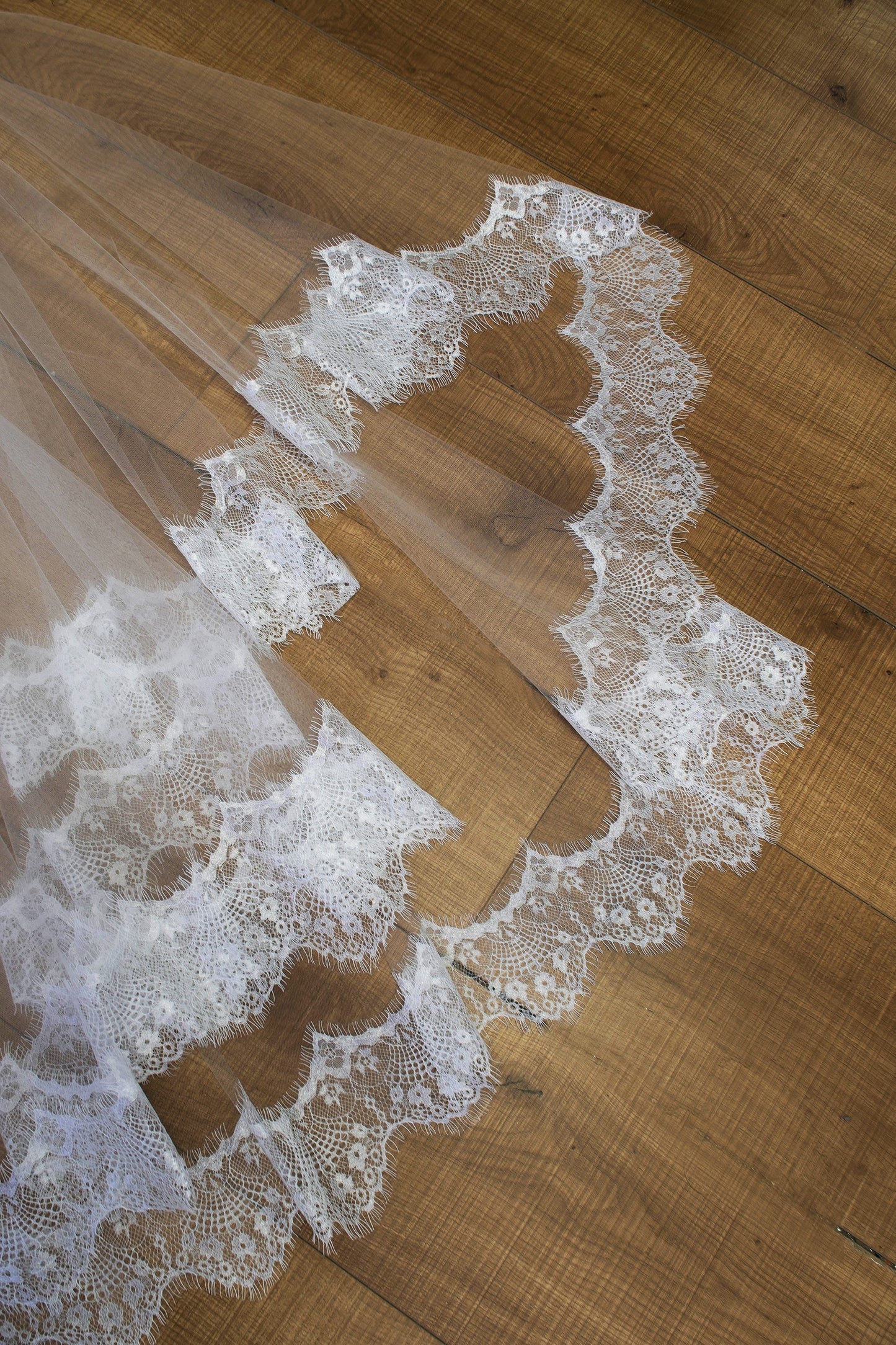 Tiana Eyelash Lace Veil