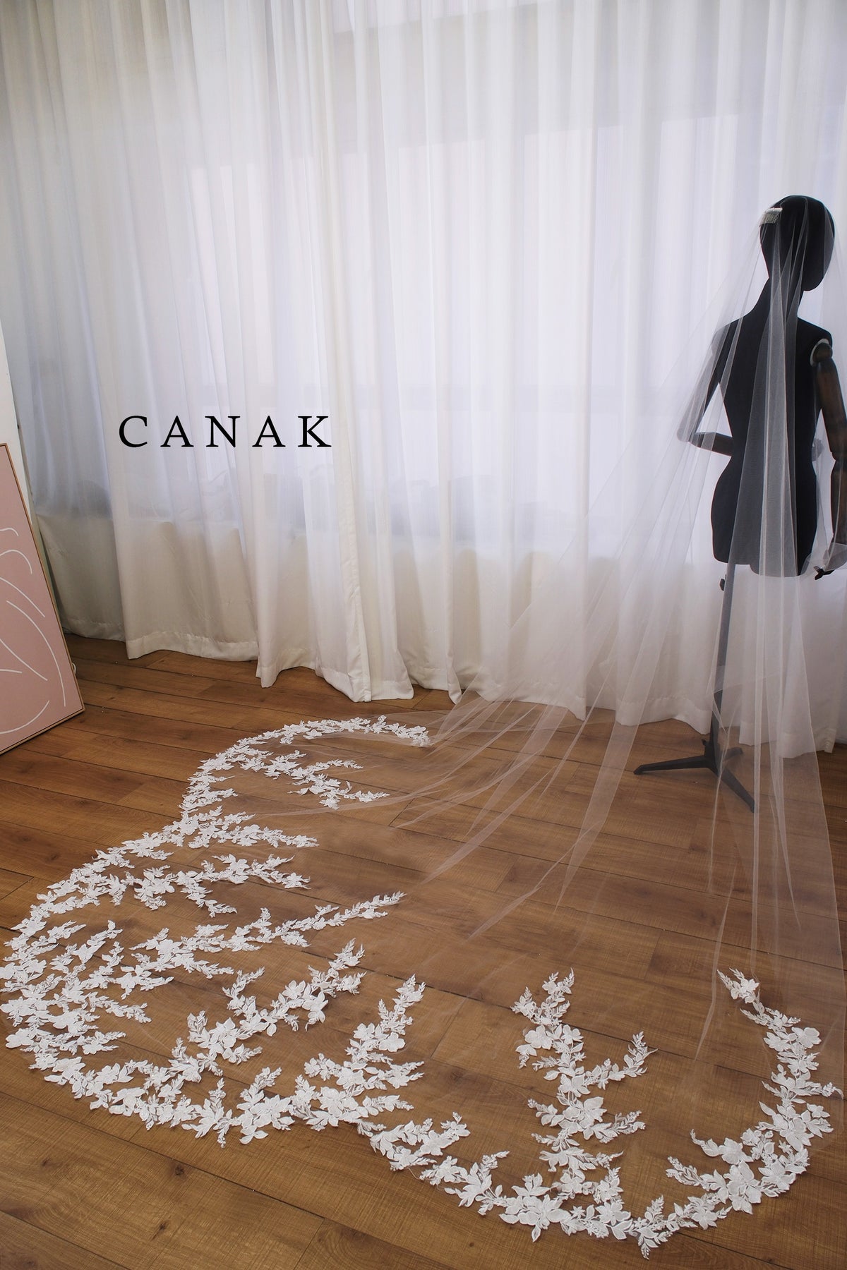 Elysia Lace Veil (made to order)
