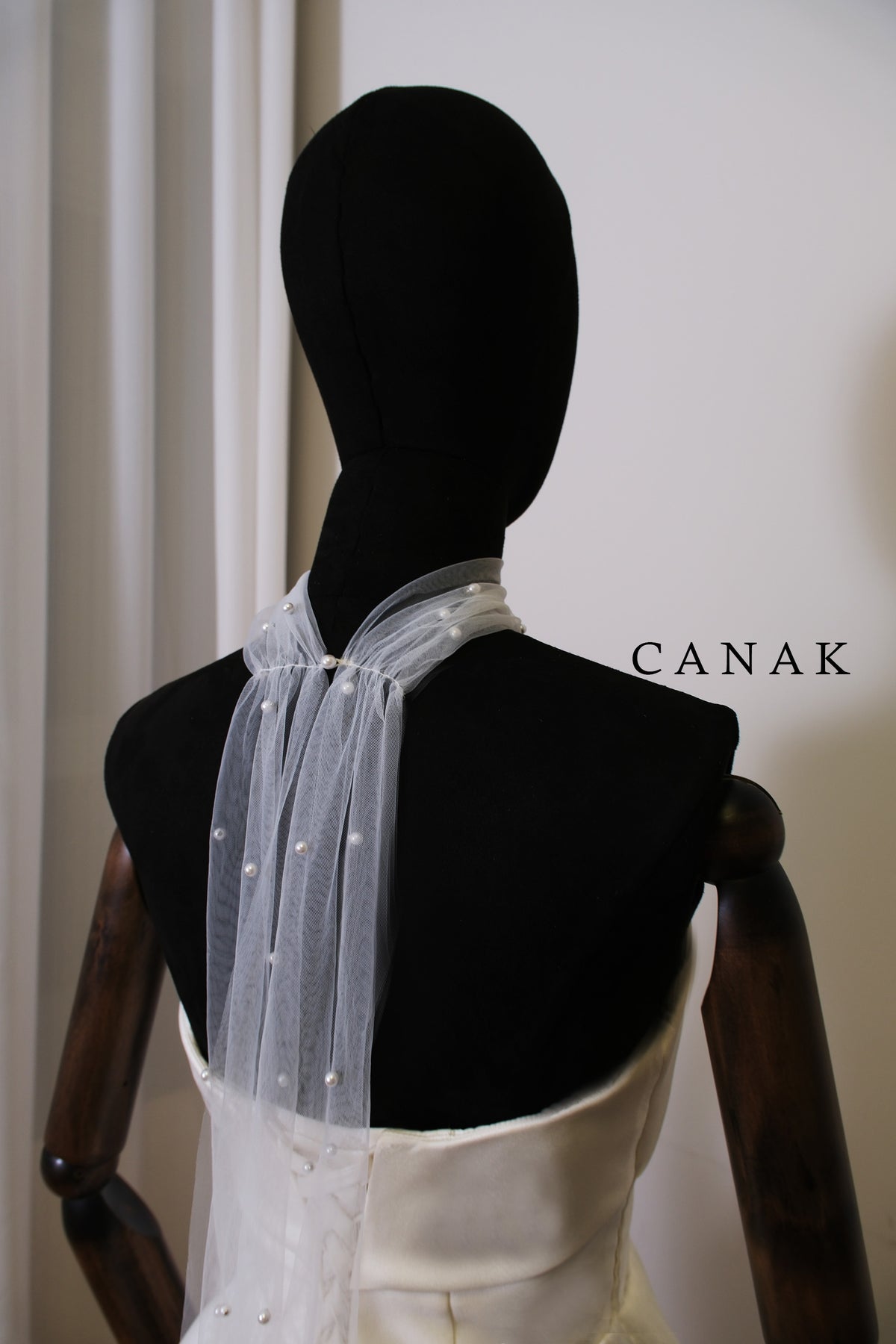 Aura Pearl Tulle Scarf