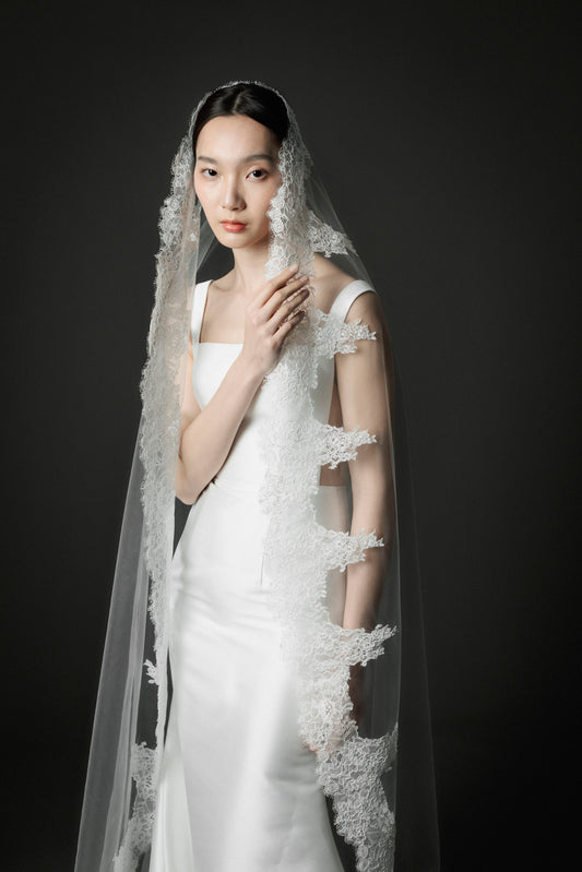 Elizabeth Scallop Lace Veil