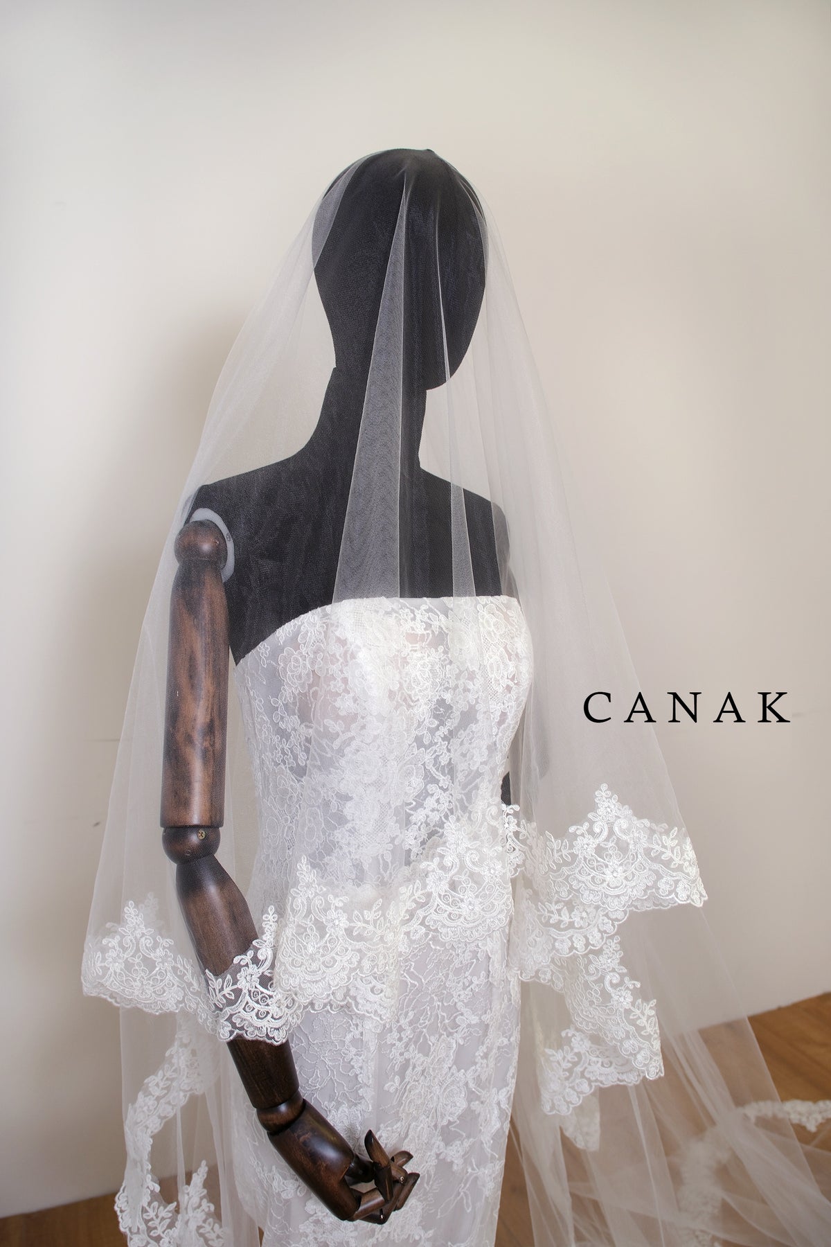 Victoria Lace Veil (made to order)
